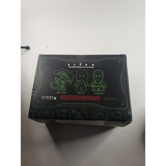 Pre-Suit Ripley and Acid Alien 3" Titans Vinyl Figure 2 Pack - Picture 5 of 7